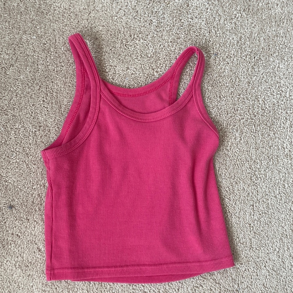 Basic pink tank top